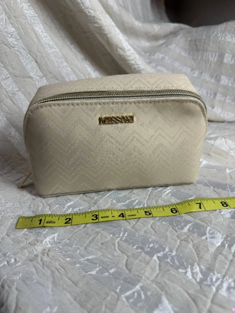 Missoni for Delta Air Lines Cream Chevron Zip Cosmetic Makeup Pouch Bag